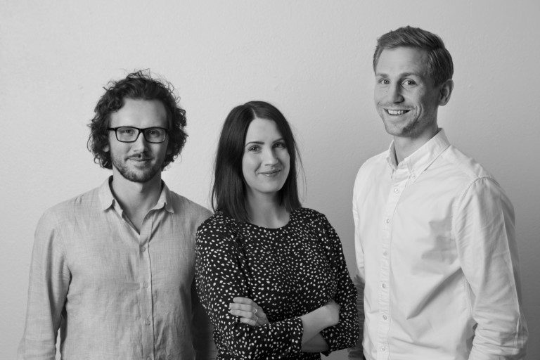 Joakim Södermark, Lina Forsberg och Tommy Eriksson från Cura Nord, ett konsultföretag som hjälper organisationer att hitta socionomkompetens.